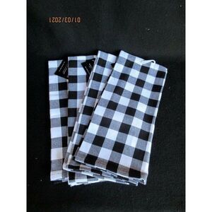 NWT Robert Stanley Farmhouse Christmas Set of 4 Tea Towels Black/White Buffalo C